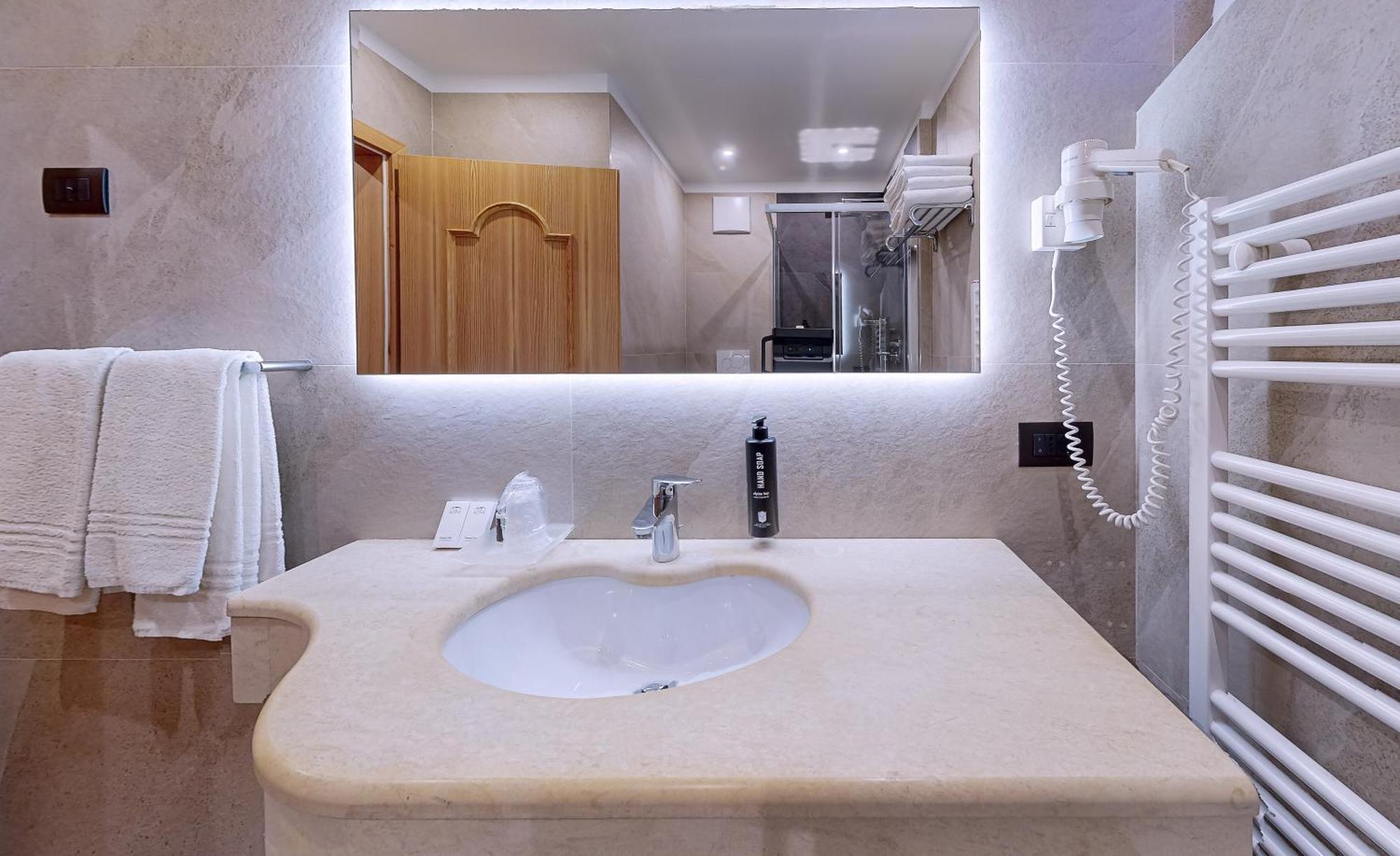 Hotel Madonna Delle Nevi Фольгарида Экстерьер фото